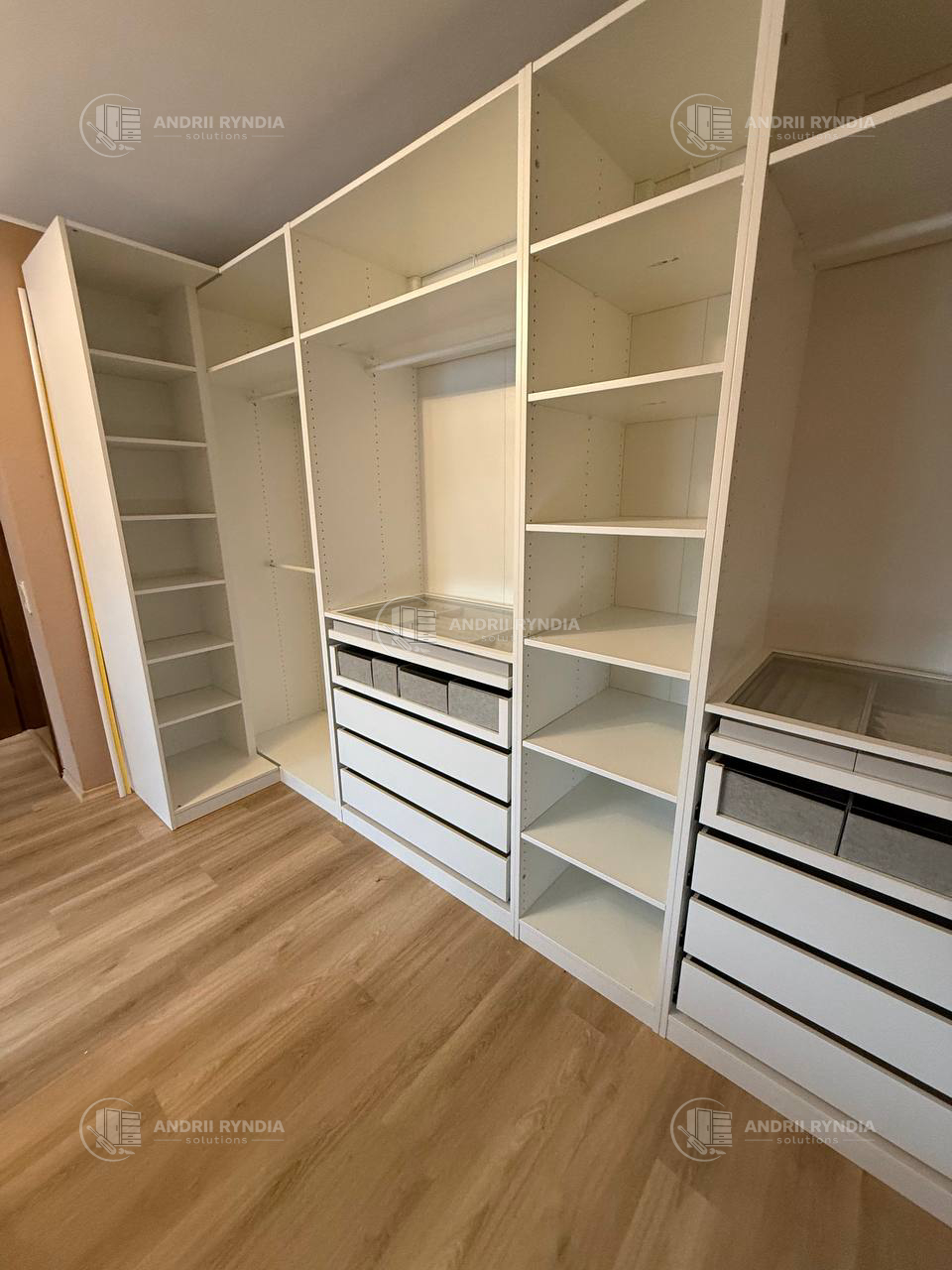 PAX Eckkleiderschrank