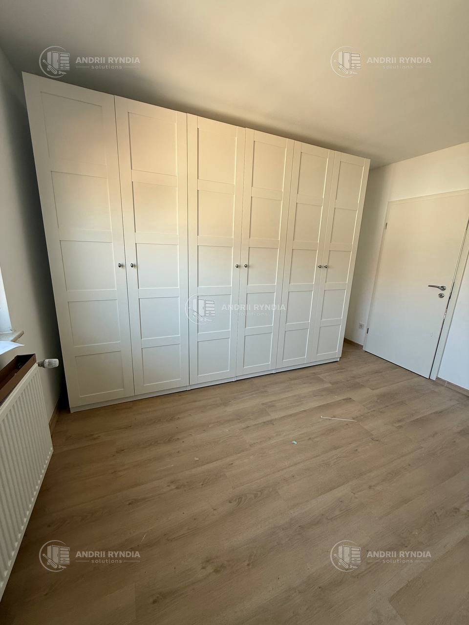 Montierter IKEA PAX Kleiderschrank